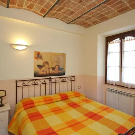 דירה Sleeps 4 Air Con T239910 *